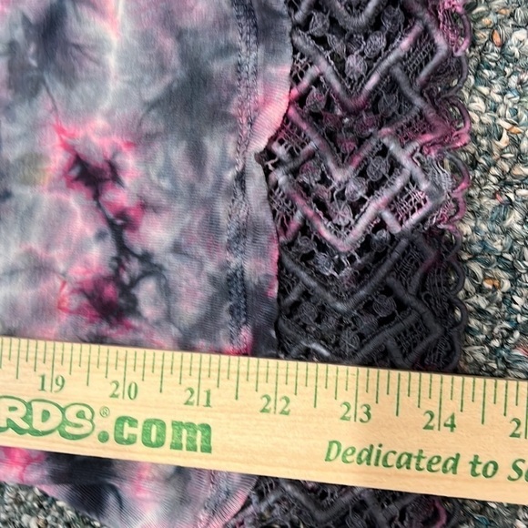 GLIMA  made in USA TOP WITH CROCHET EDGES AT BOTTOM 3/4 sleeves - Picture 9 of 12